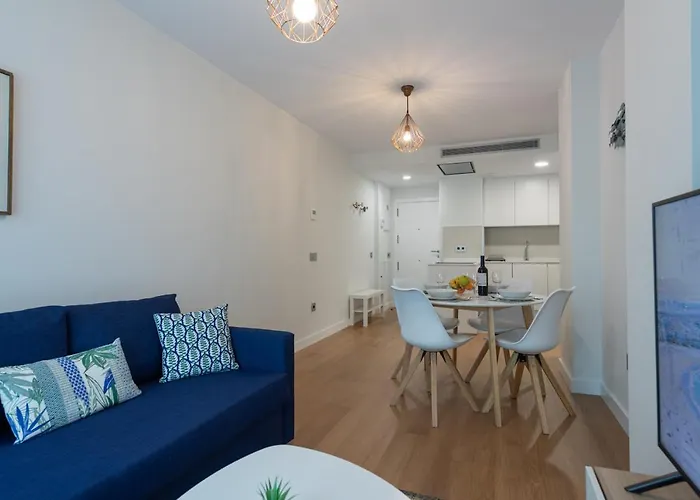 Eli Canteras-parking-airco By Canariasgetaway