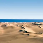 Eli Canteras-parking-airco By Canariasgetaway *