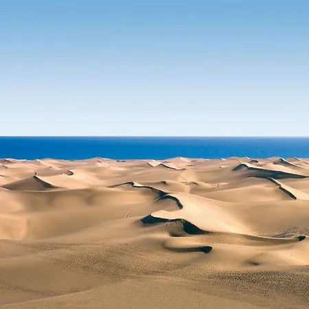 Eli Canteras-parking-airco By Canariasgetaway *