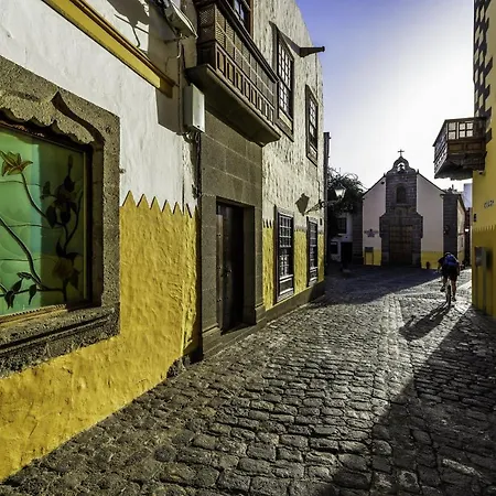 Eli Canteras-parking-airco By Canariasgetaway