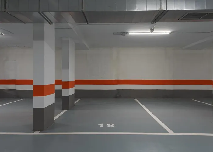 Eli Canteras-parking-airco By Canariasgetaway