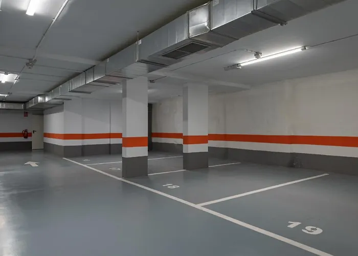 Eli Canteras-parking-airco By Canariasgetaway *