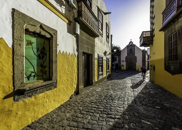 Eli Canteras-parking-airco By Canariasgetaway